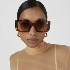 Okulary przeciwsłoneczne Studs w kolorze havana