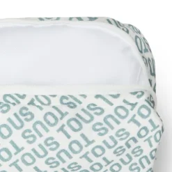 Toiletry bag in Classic green