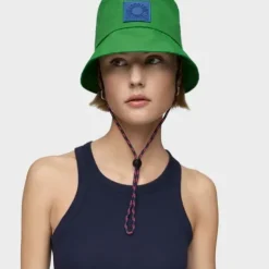Zielona czapka TOUS Bucket